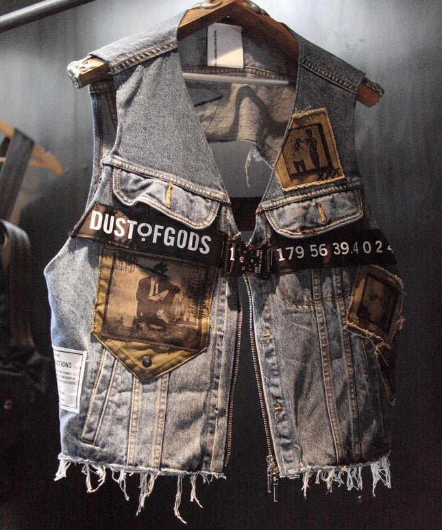 The Dust of Gods Hanger